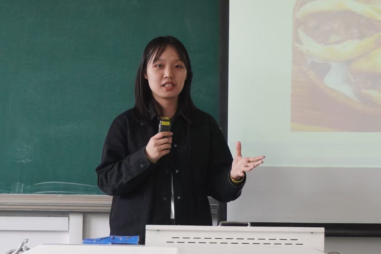 英语专业组两个组别