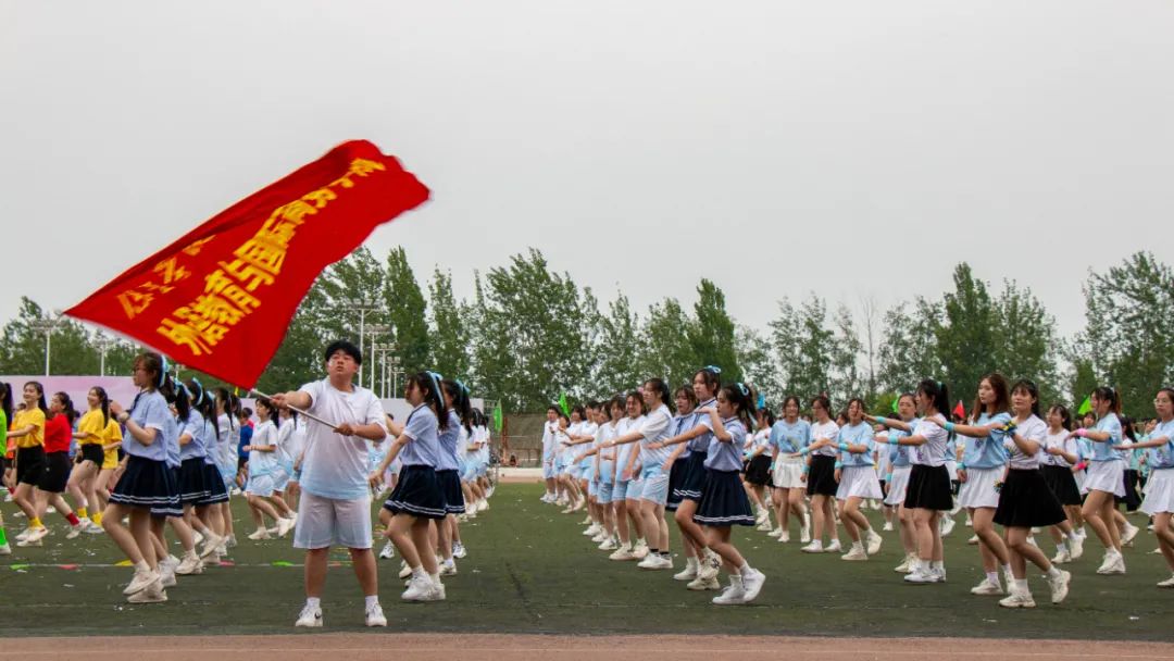 绽放激扬出青春