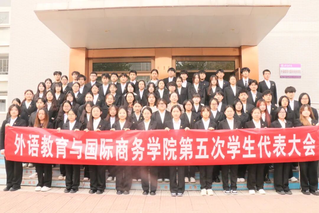 桃子汉化网站最新版下载在外语楼C-1